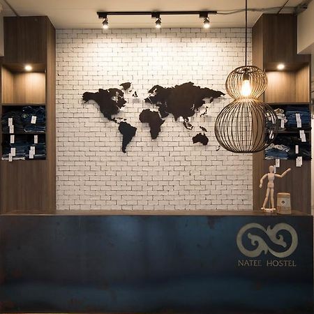 Natee Hostel Bangkok Bagian luar foto