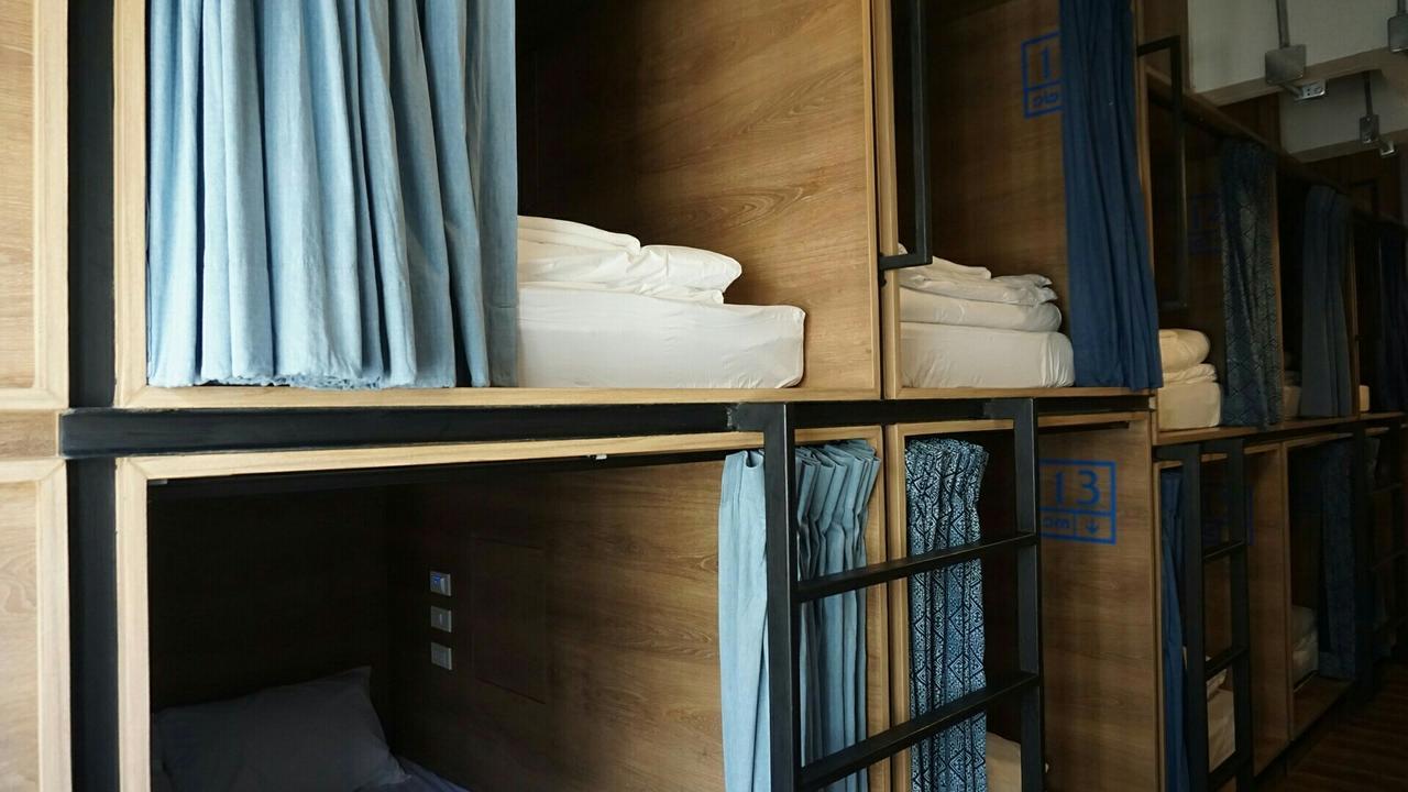 Natee Hostel Bangkok Bagian luar foto