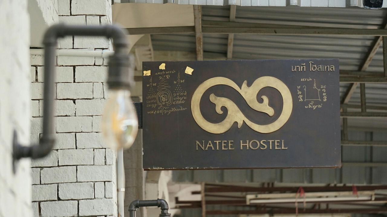 Natee Hostel Bangkok Bagian luar foto