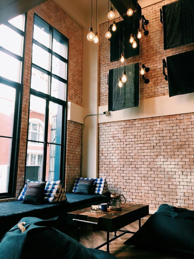 Natee Hostel Bangkok Bagian luar foto