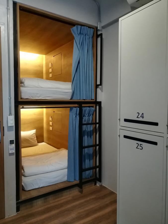 Natee Hostel Bangkok Bagian luar foto