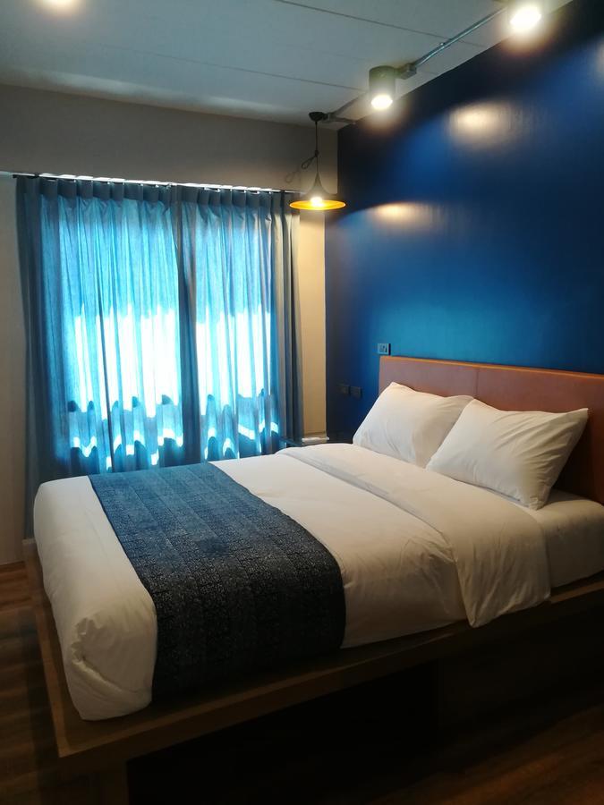Natee Hostel Bangkok Bagian luar foto