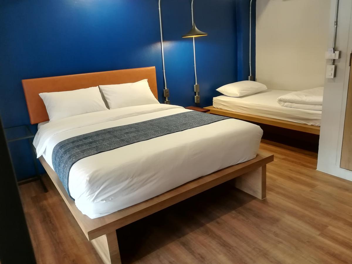 Natee Hostel Bangkok Bagian luar foto