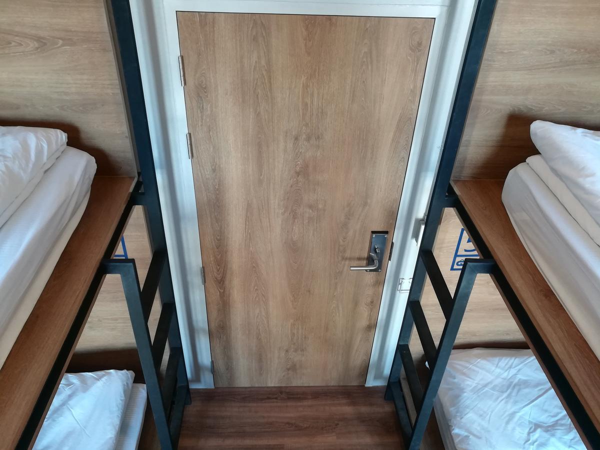 Natee Hostel Bangkok Bagian luar foto