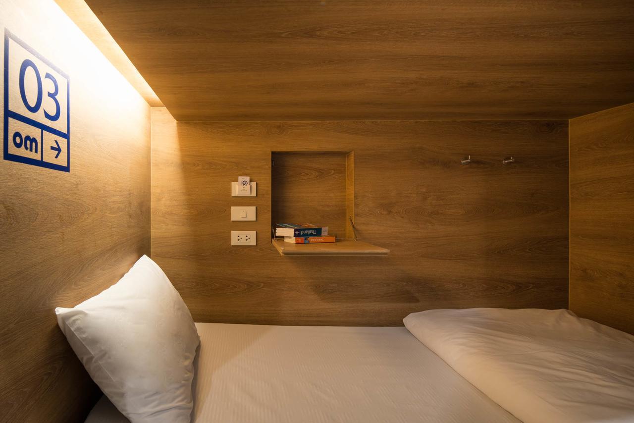 Natee Hostel Bangkok Bagian luar foto