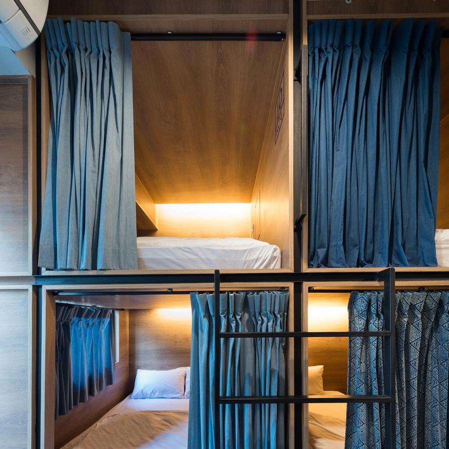 Natee Hostel Bangkok Bagian luar foto