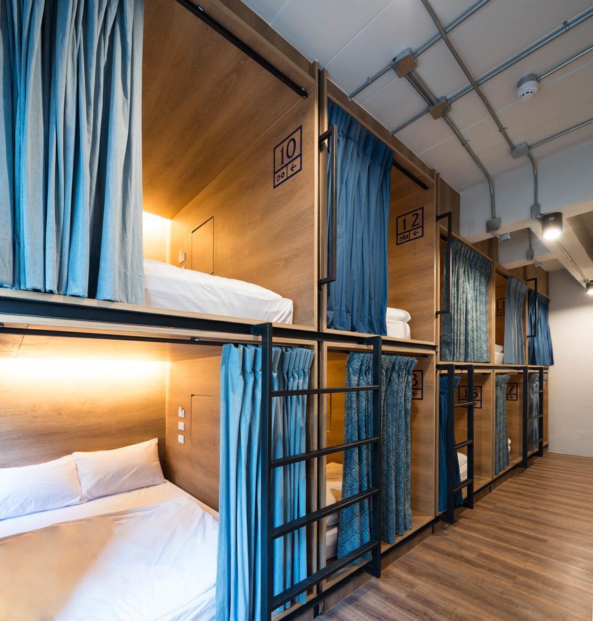 Natee Hostel Bangkok Bagian luar foto