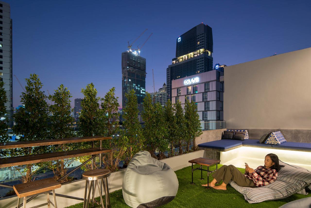 Natee Hostel Bangkok Bagian luar foto