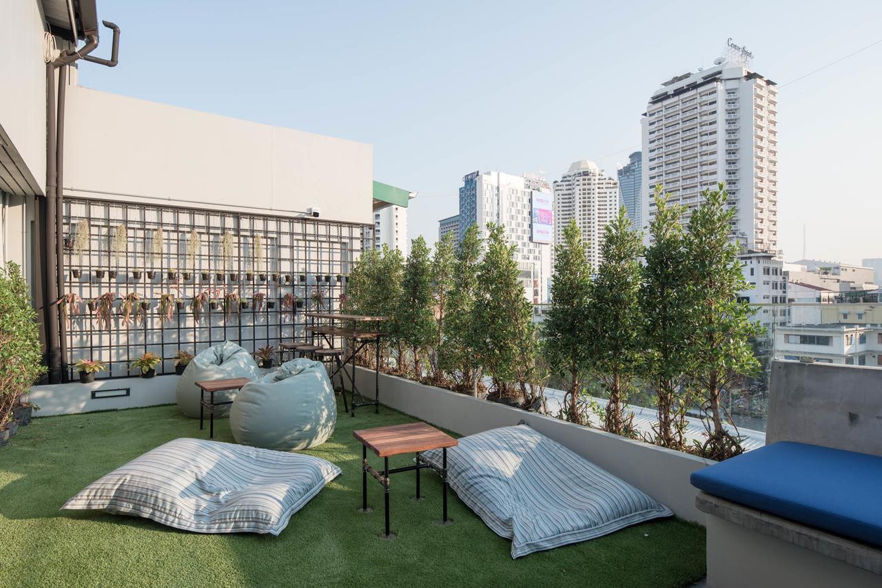 Natee Hostel Bangkok Bagian luar foto