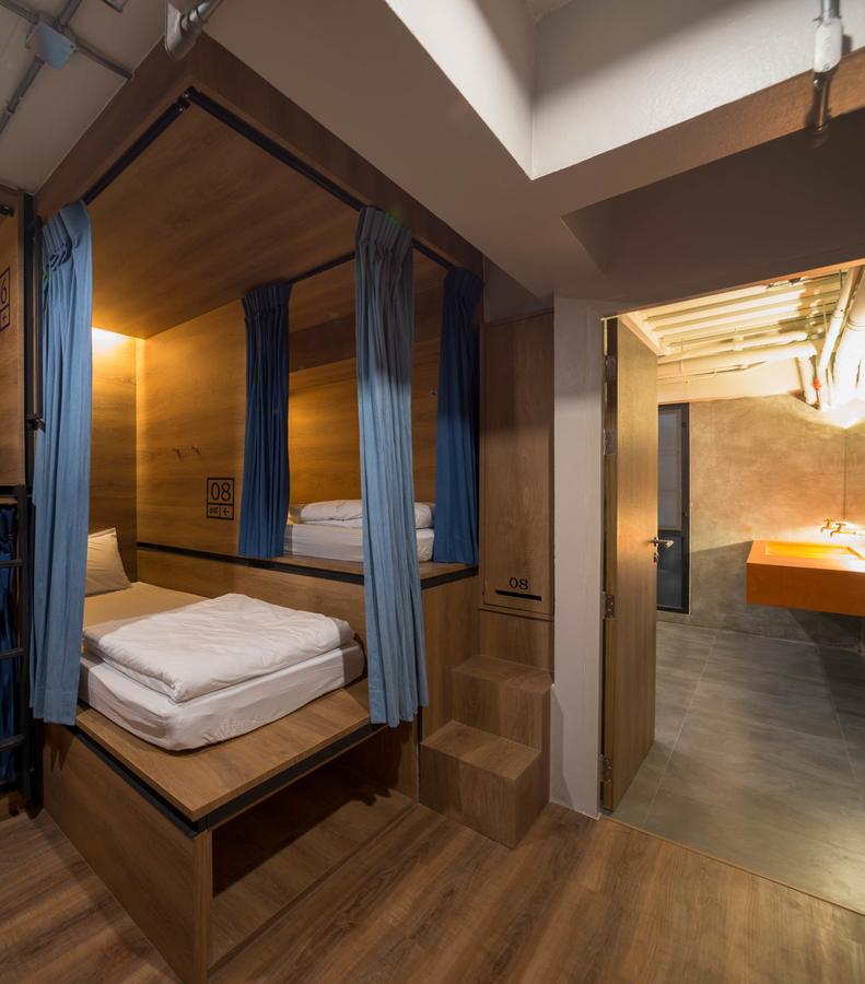 Natee Hostel Bangkok Bagian luar foto