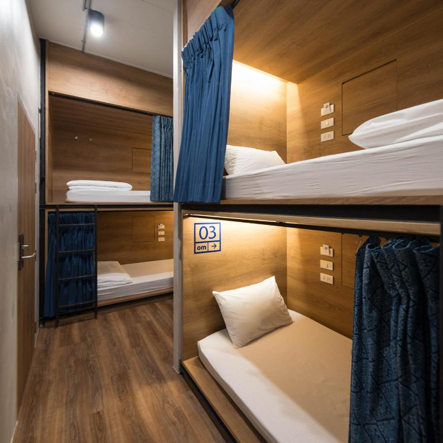 Natee Hostel Bangkok Bagian luar foto